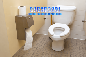 Nhà Vệ Sinh Sáng Sạch Với Quảng Cáo Nổi Bật (1)
